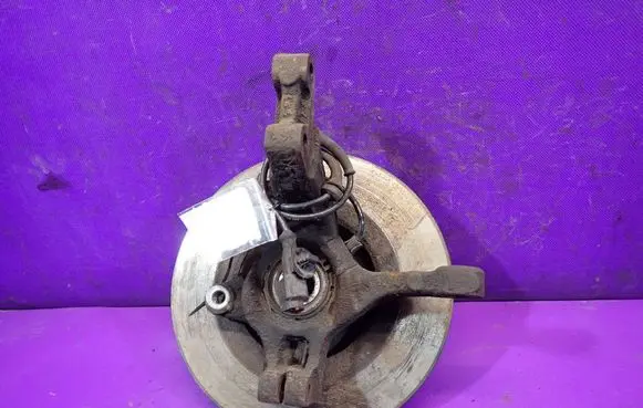Dacia Logan I Front wheel hub spindle knuckle