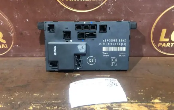 Mercedes-Benz E W211 Door control unit/module 2118200626