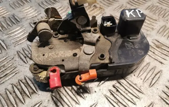 Chrysler 300 - 300C Coupe door lock (next to the handle) 