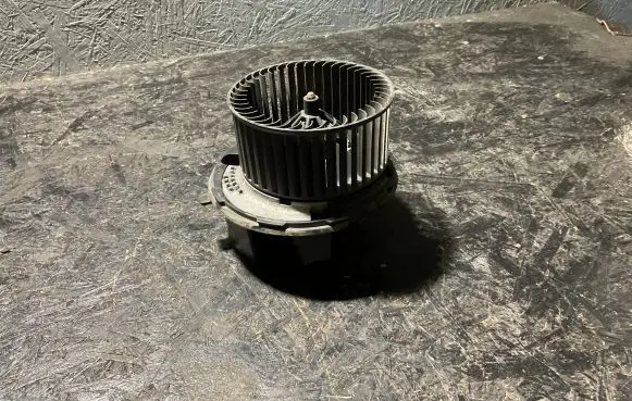 Audi A3 S3 8P Air conditioning (A/C) fan (condenser) 1K1820015