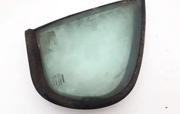 Rear vent window glass