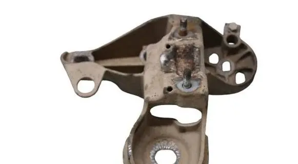 Engine mounting bracket