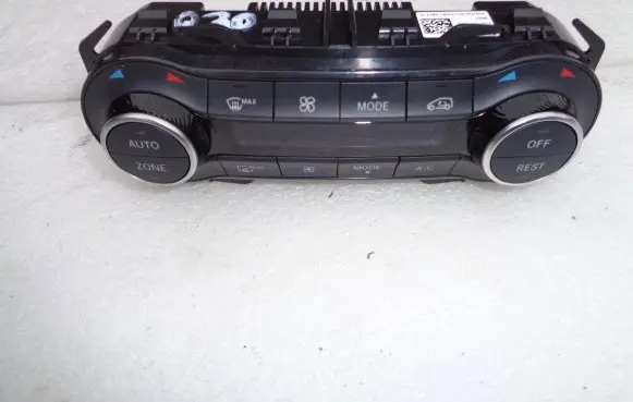 Infiniti Q30 Climate control unit A0919005101