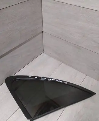 Porsche Macan (95B) Rear side window 95B845298