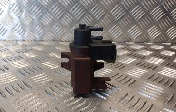 Volvo V50 Turbo solenoid valve 6G9Q9E882CA 70177100