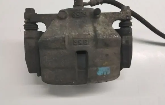 Nissan X-Trail T31 Front brake caliper 41011JD00A