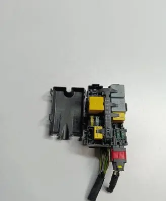 Peugeot 308 Fuse module 9806192580 2010EC0V01 66652X