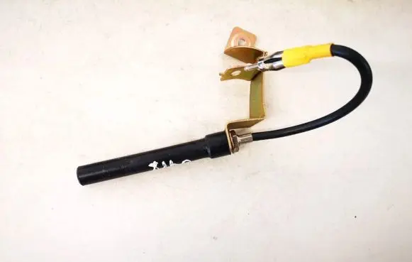 KIA Carens I Aerial GPS antenna