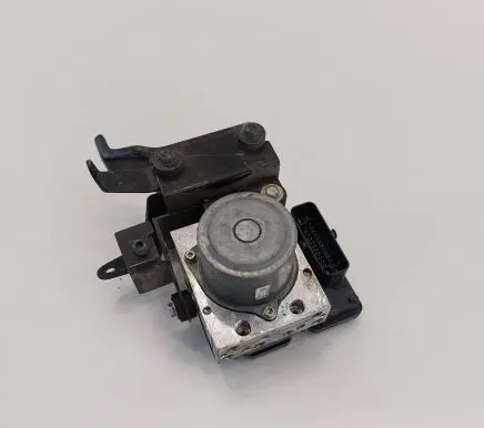 Nissan Leaf II (ZE1) ABS Pump 5SH5C19608