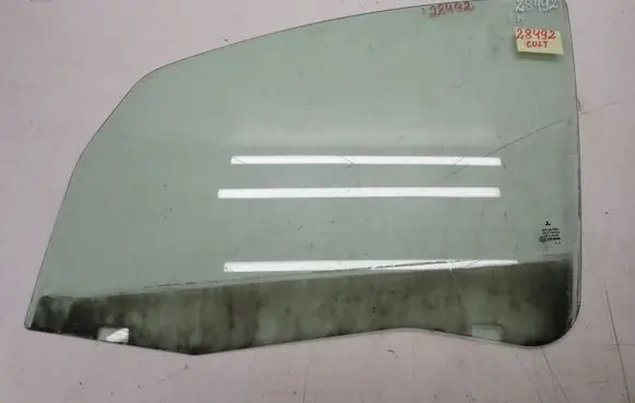 Mitsubishi Colt CZ3 Front door window glass four-door E643R00048