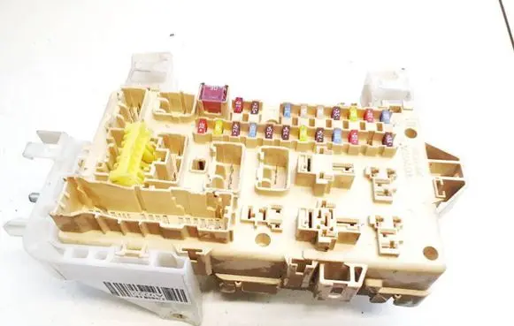 Toyota Corolla Verso AR10 Fuse box set 892210f010 06032809581801