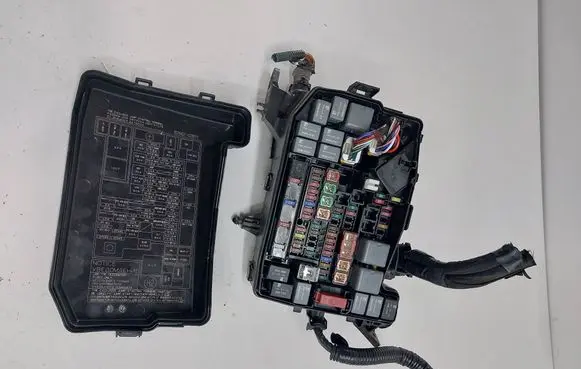 Toyota Auris E180 Fuse box set 82662-02B71 8266202B71