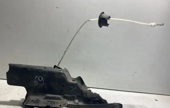 Audi A4 S4 B6 8E 8H Front door lock 8E0837349