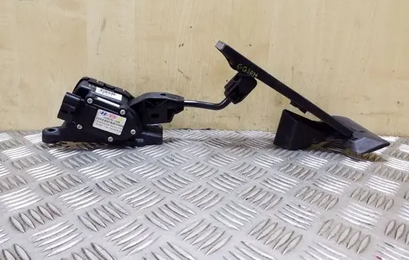 KIA Sportage Accelerator throttle pedal 327212S900