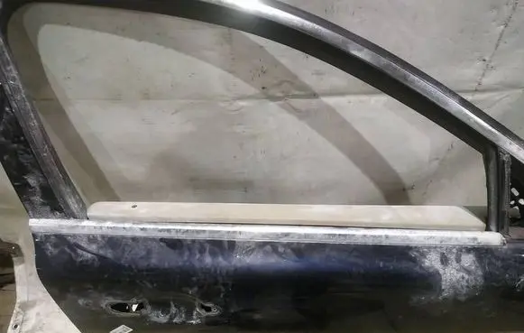 Volvo S80 Front door glass trim molding 
