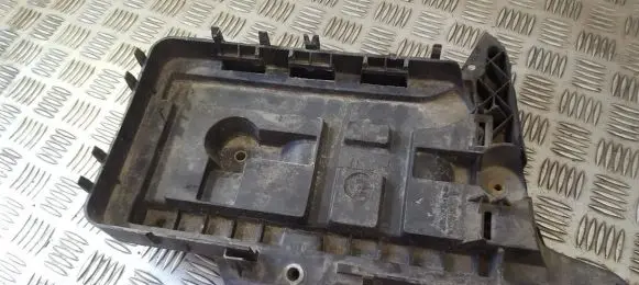 Volkswagen Touran I Battery box tray 1k0915333b