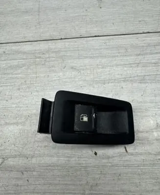 Volkswagen PASSAT B6 Fuel tank opening switch 1F0959527