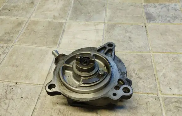 Subaru Outback Vacuum pump