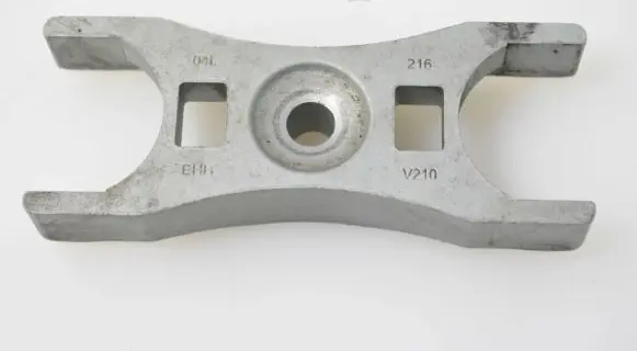 Volkswagen Golf VII Fuel Injector clamp holder 04L216