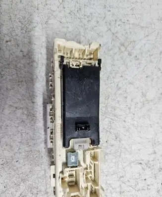 Mazda 323 Fuse module BE6AA 5H23A