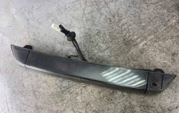 Mitsubishi Grandis Third/center stoplight