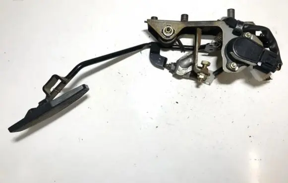 Mazda Premacy Accelerator throttle pedal cb0541ac0 131006140