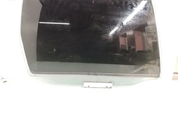 Volvo XC70 Rear door window glass 43R001105