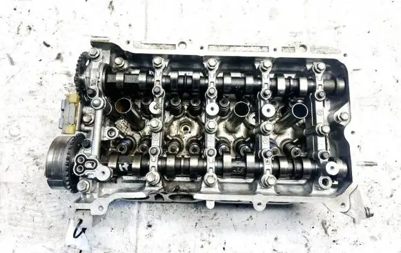 Toyota C-HR I Engine head 1418409119