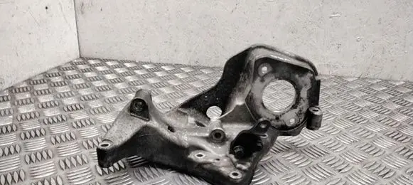 Volvo V70 Generator/alternator bracket 31401103