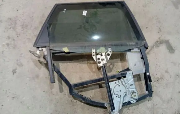 Audi A4 S4 B5 8D Rear door window/glass frame 