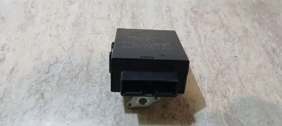 Toyota Avensis T270 Window wiper relay 8594005060