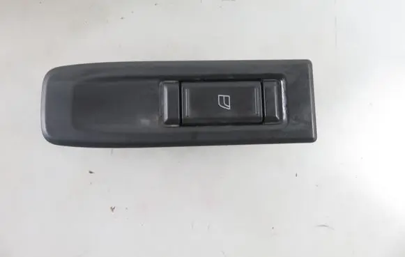 Volvo XC90 Quarter vent window switch 