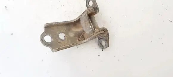 Subaru Legacy Tailgate/trunk/boot hinge