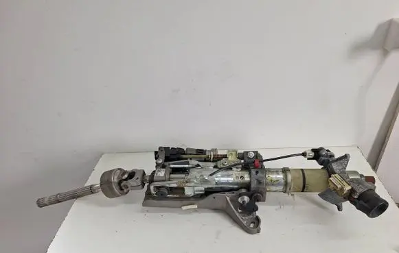 BMW 5 E60 E61 Steering wheel axle 6770705