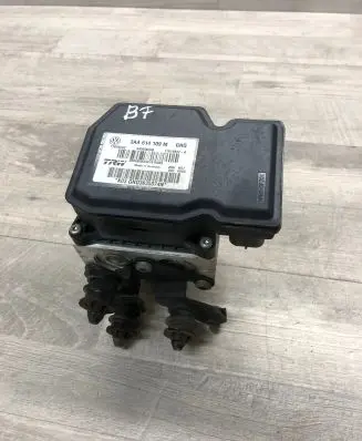 Volkswagen PASSAT B7 ABS Pump 3AA614109M 17654032 54085806B