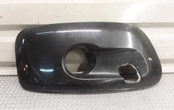 Citroen C3 Picasso Front fog light trim/grill 9681801677