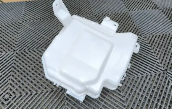 Mitsubishi Outlander Windshield washer fluid reservoir/tank 8260A405