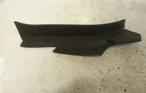 Lexus IS 220D-250-350 Rear light trim 6443953010