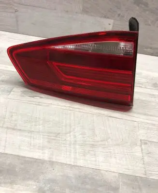 Volkswagen PASSAT B8 Tailgate rear/tail lights