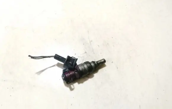 Mercedes-Benz C AMG W204 Fuel injector 2710780023