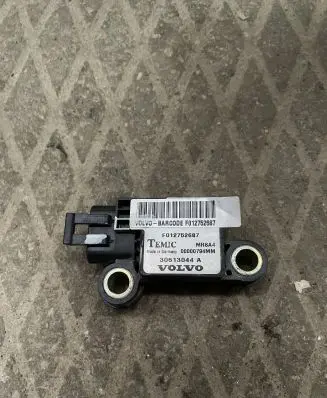Volvo S40, V40 Airbag deployment crash/impact sensor 30613044 30613044A F012752687