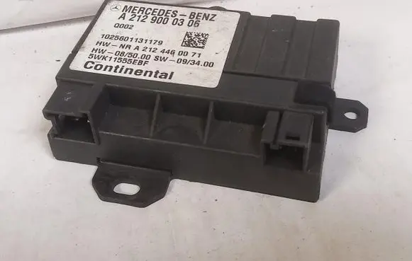 Mercedes-Benz C W204 Fuel pump relay A2129000306
