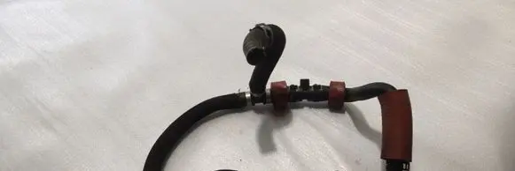 Engine coolant pipe/hose