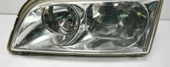 Volvo S40, V40 Headlight/headlamp 30899682