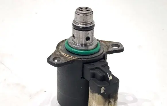 Mercedes-Benz CLA C117 X117 W117 Fuel pressure regulator 