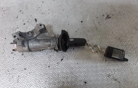 Audi A4 S4 B5 8D Ignition lock 4B0905851C
