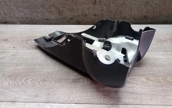Volvo C30 Steering wheel column trim 30680133 3865