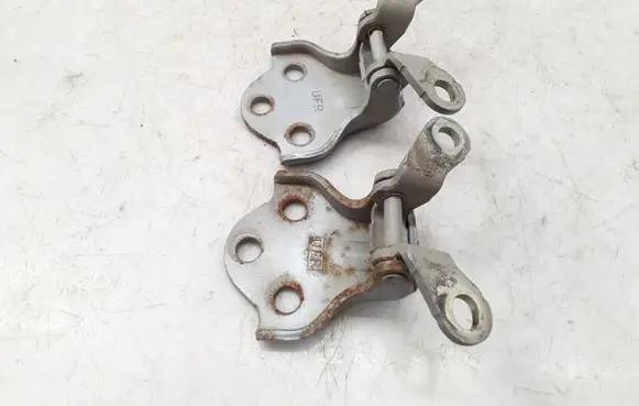 Daewoo Tacuma Front door hinge set 