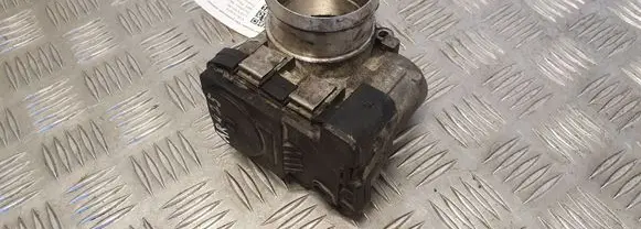 Volkswagen Golf V Throttle valve 03C133062D