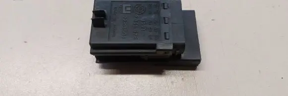BMW 5 E39 Glow plug pre-heat relay 12212246473 2246473